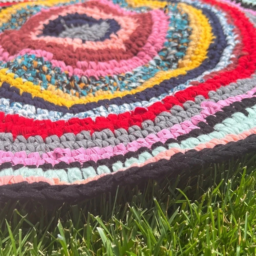 HAND made crochet recycled upcycle bohemian round floor mat Sz 30" - Picture 9 of 9